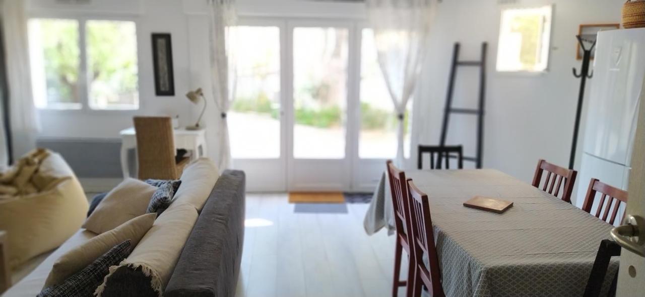 Les Mondes - Appartement Bas De Maison องชูส-ลา-เรอดอนน์ ภายนอก รูปภาพ