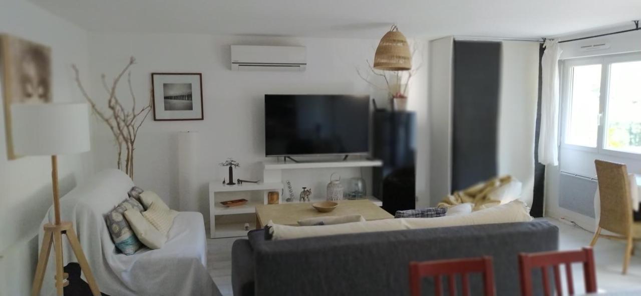Les Mondes - Appartement Bas De Maison องชูส-ลา-เรอดอนน์ ภายนอก รูปภาพ