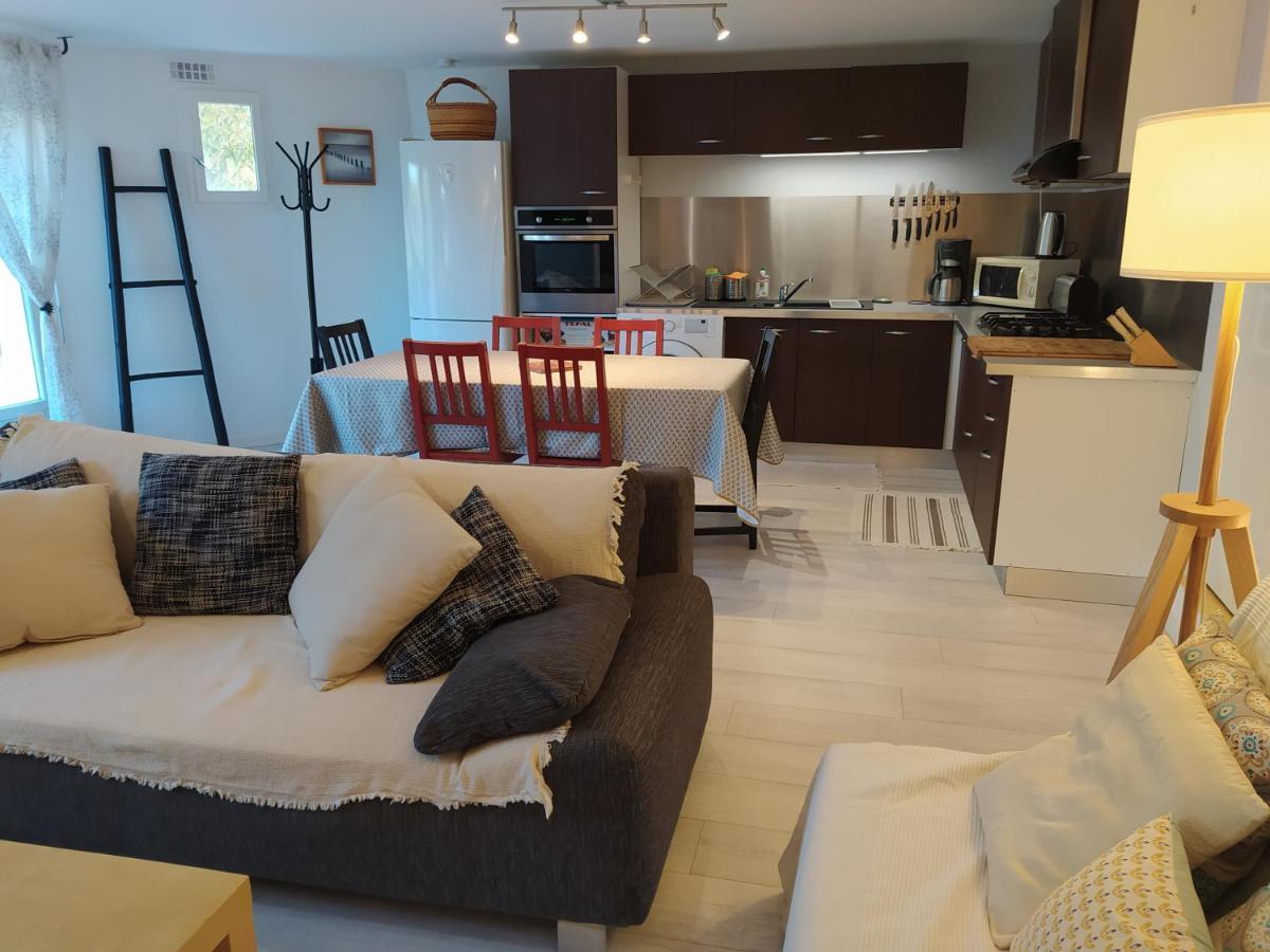 Les Mondes - Appartement Bas De Maison องชูส-ลา-เรอดอนน์ ภายนอก รูปภาพ