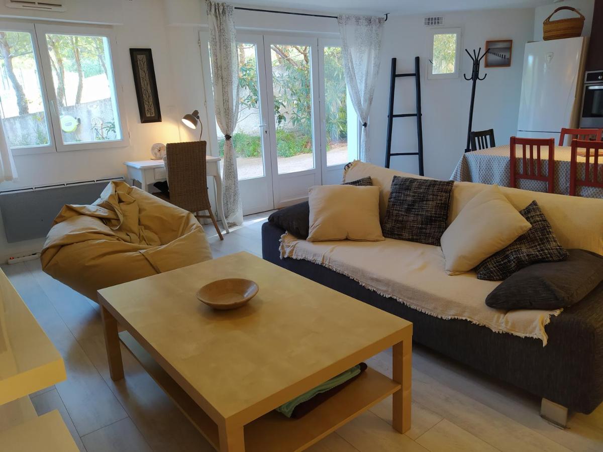 Les Mondes - Appartement Bas De Maison องชูส-ลา-เรอดอนน์ ภายนอก รูปภาพ