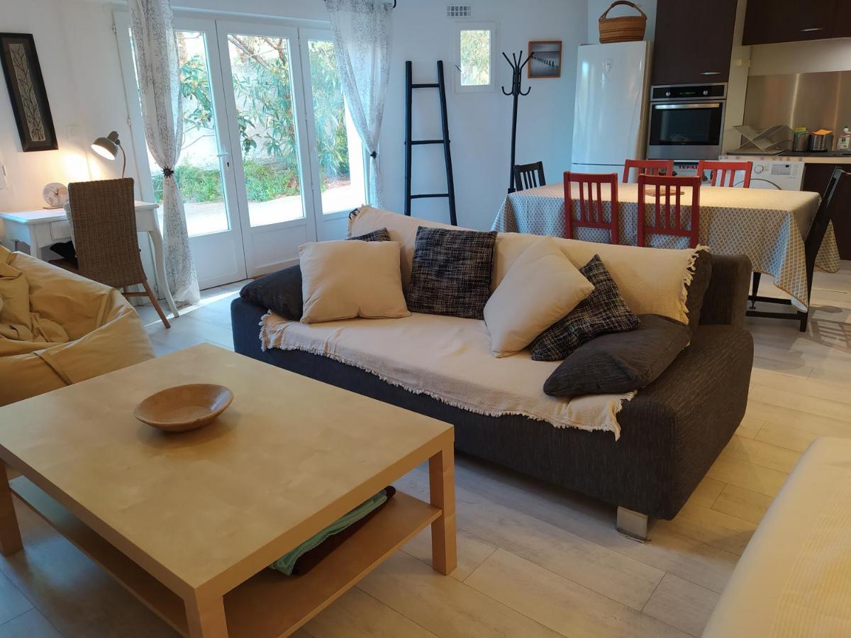 Les Mondes - Appartement Bas De Maison องชูส-ลา-เรอดอนน์ ภายนอก รูปภาพ