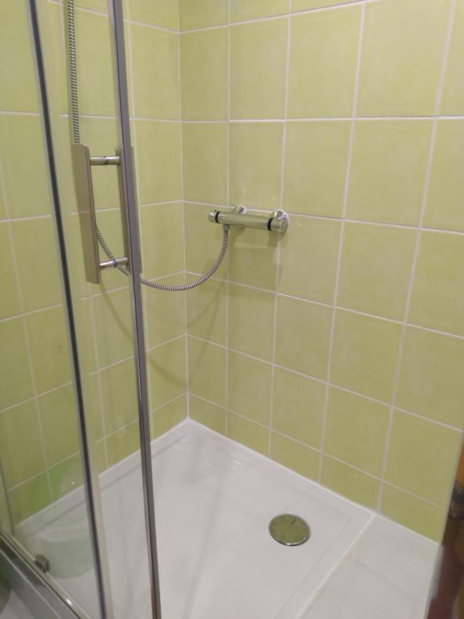Les Mondes - Appartement Bas De Maison องชูส-ลา-เรอดอนน์ ภายนอก รูปภาพ