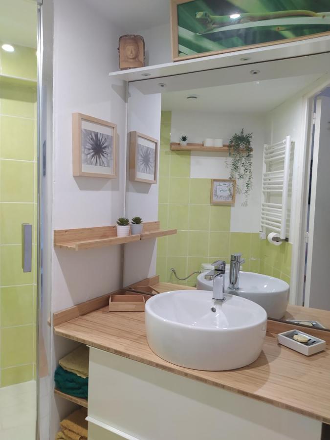 Les Mondes - Appartement Bas De Maison องชูส-ลา-เรอดอนน์ ภายนอก รูปภาพ