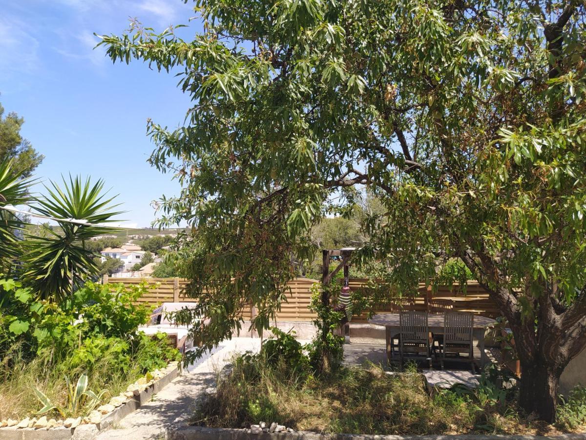 Les Mondes - Appartement Bas De Maison องชูส-ลา-เรอดอนน์ ภายนอก รูปภาพ