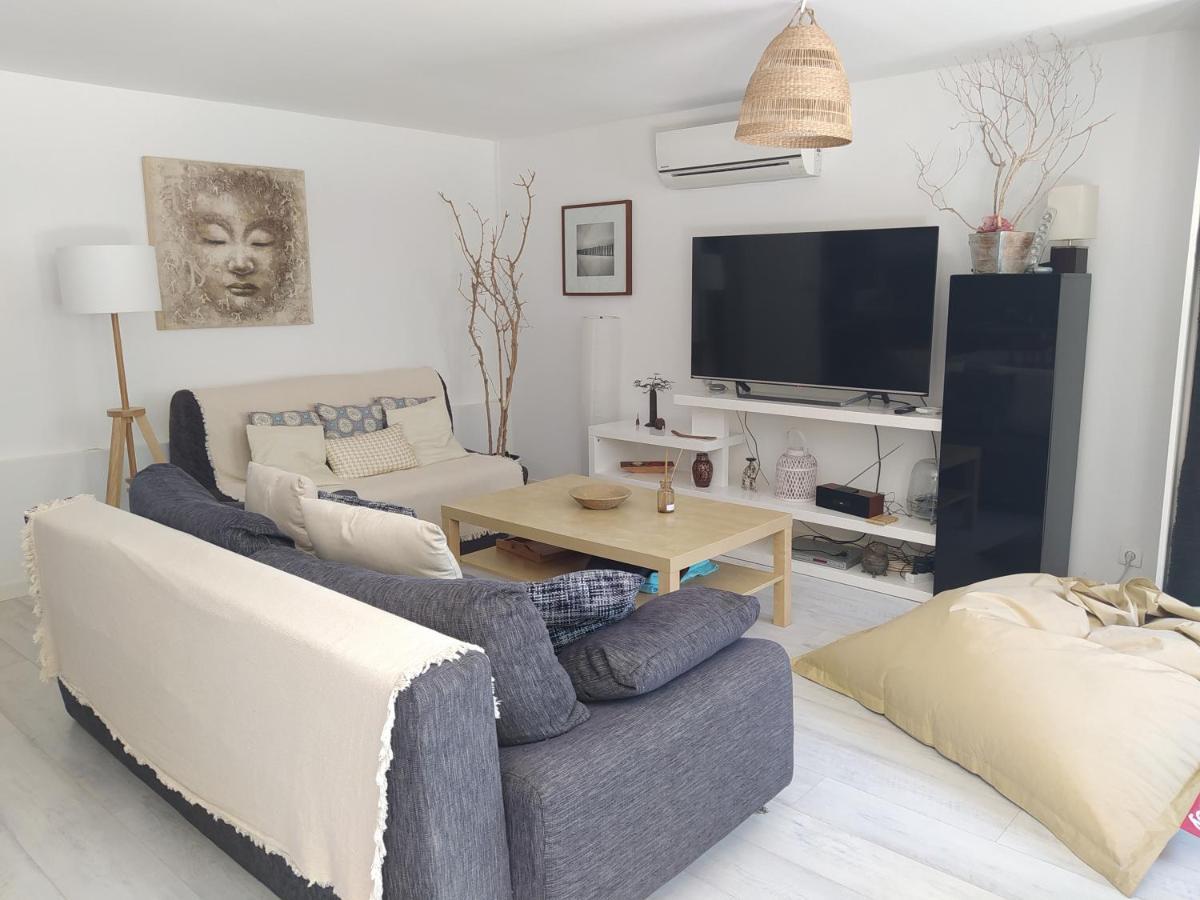 Les Mondes - Appartement Bas De Maison องชูส-ลา-เรอดอนน์ ภายนอก รูปภาพ