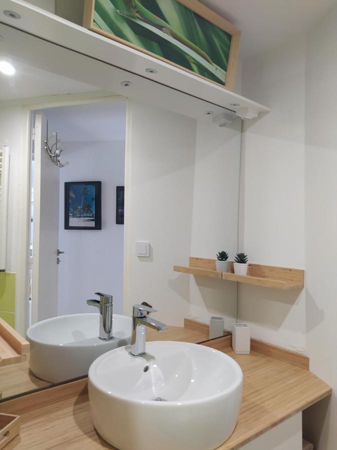 Les Mondes - Appartement Bas De Maison องชูส-ลา-เรอดอนน์ ภายนอก รูปภาพ